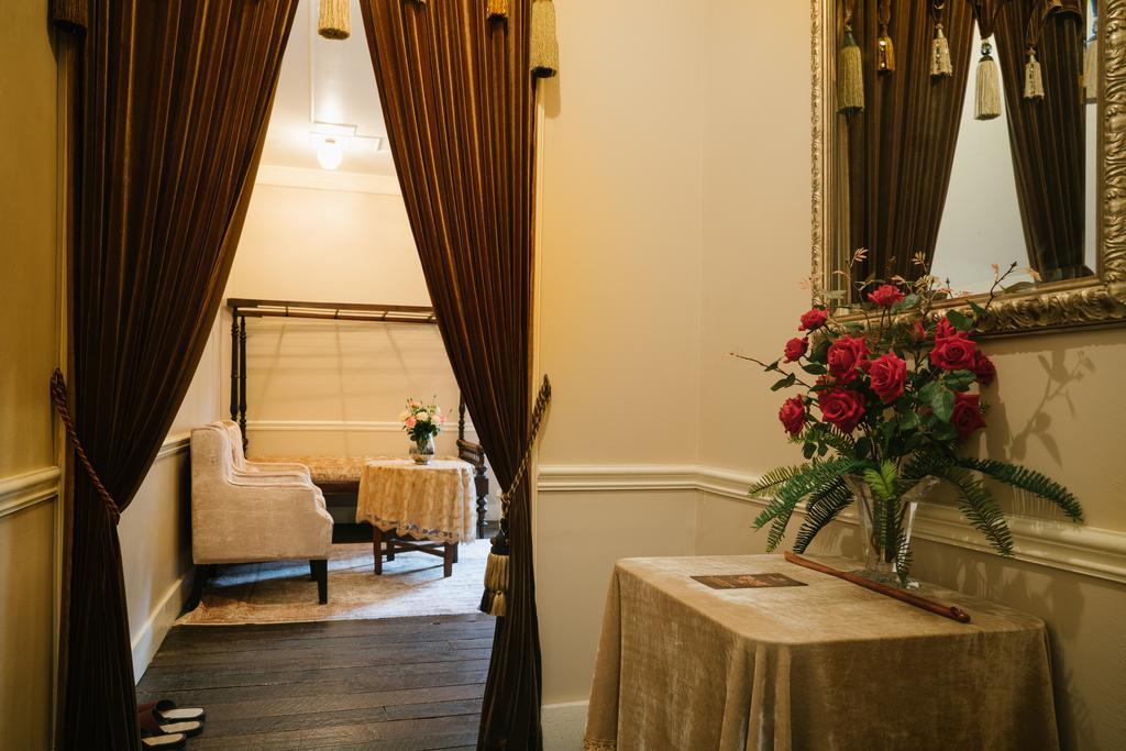 Eugenia Hotel & Spa Bangkok Exterior photo